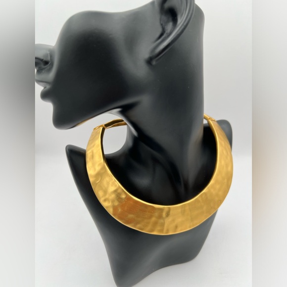 Givenchy Jewelry - Givenchy 1980’s Vintage Hammered Collar Necklace